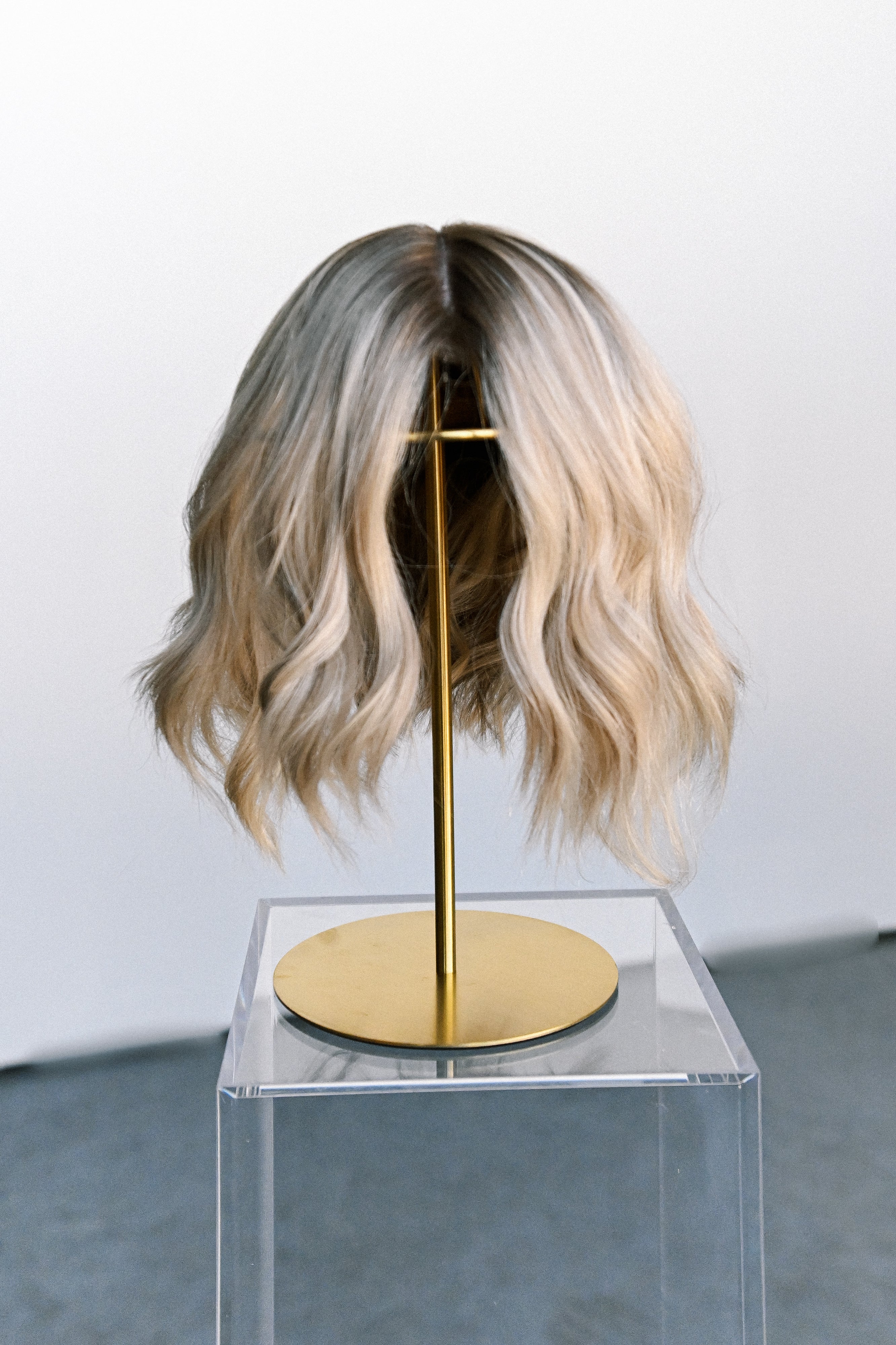 Brown roots with blonde highlights/dye wig/topper