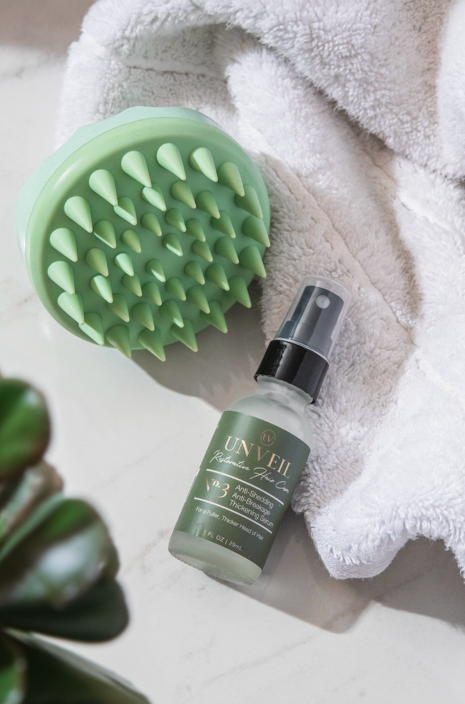 No.0 Unveil Restorative Scalp-Stimulating Brush