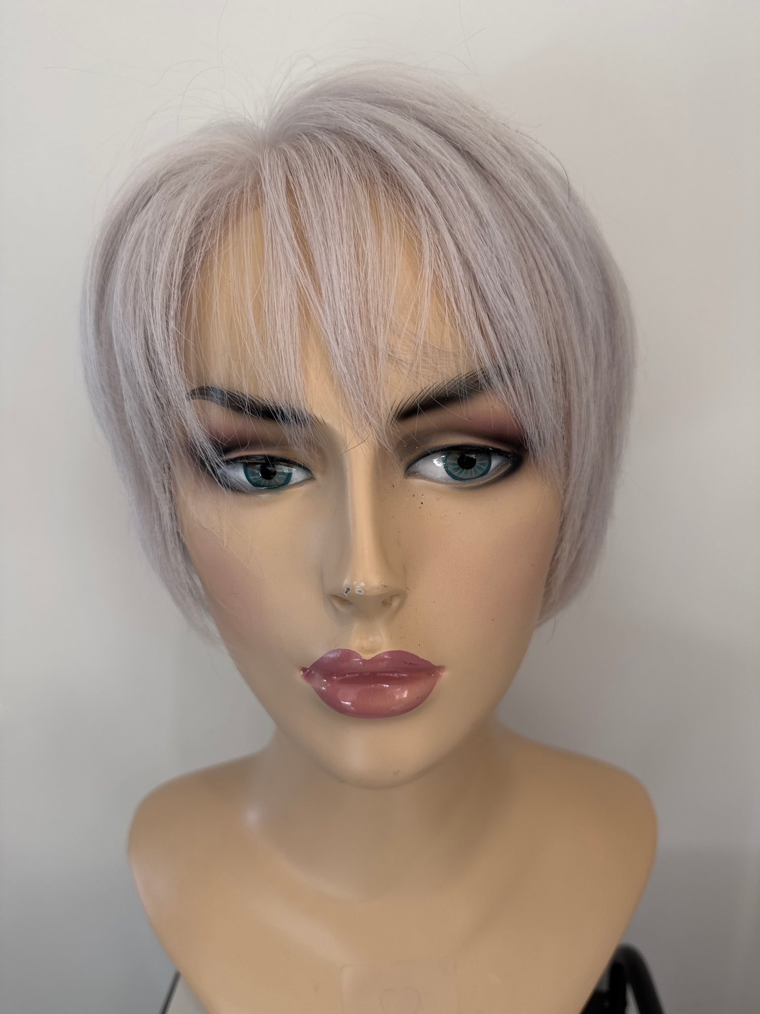 SHORT WHITE GREY LACE FRONT WIG