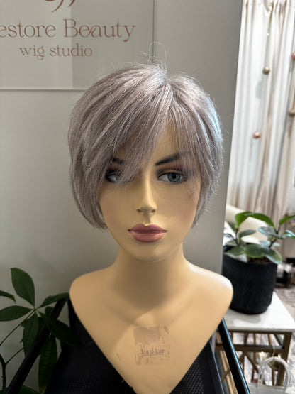 JANET SHORT LACE FRONT WIG SILVER FOX G50