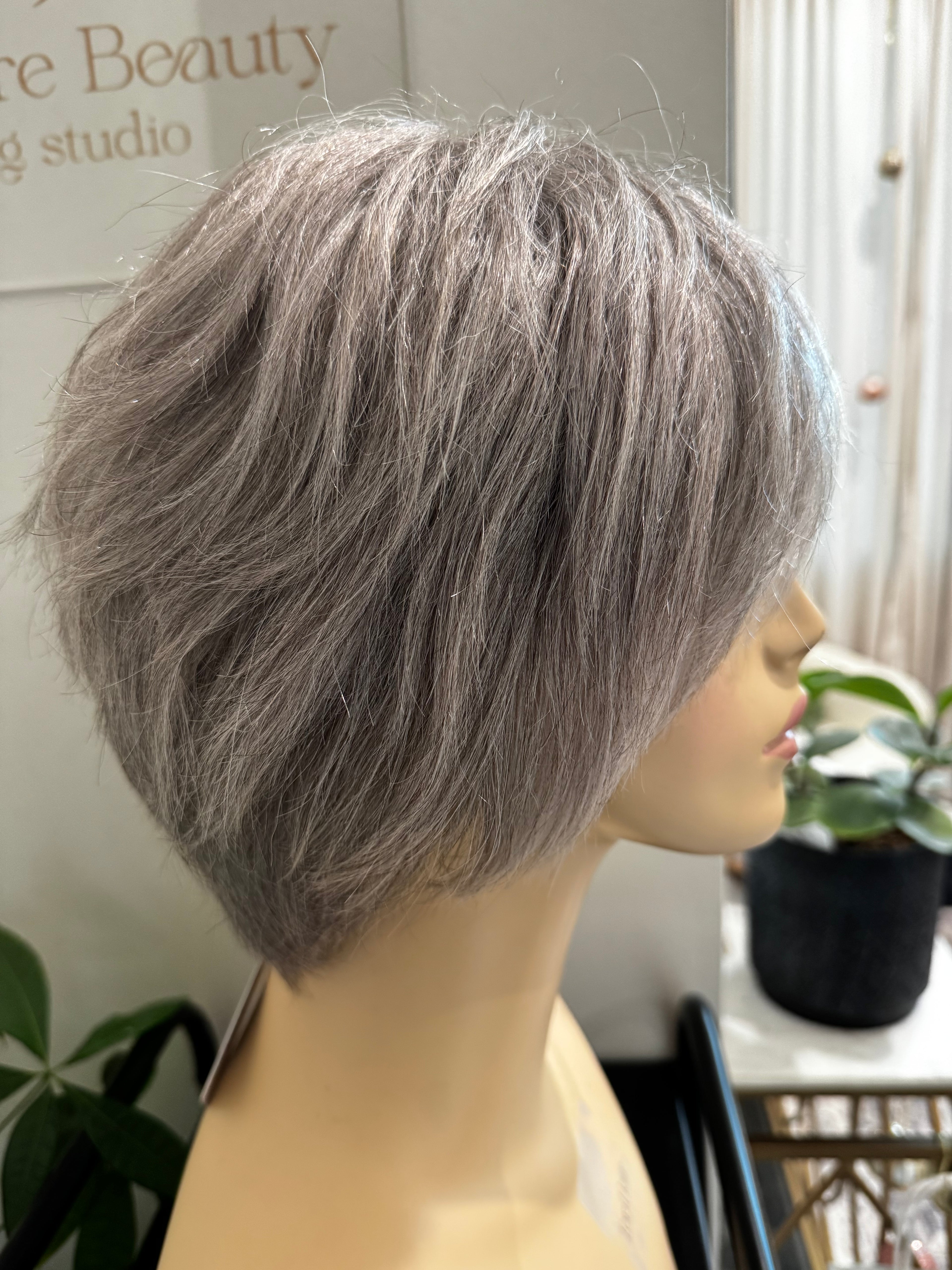 JANET SHORT LACE FRONT WIG SILVER FOX G50