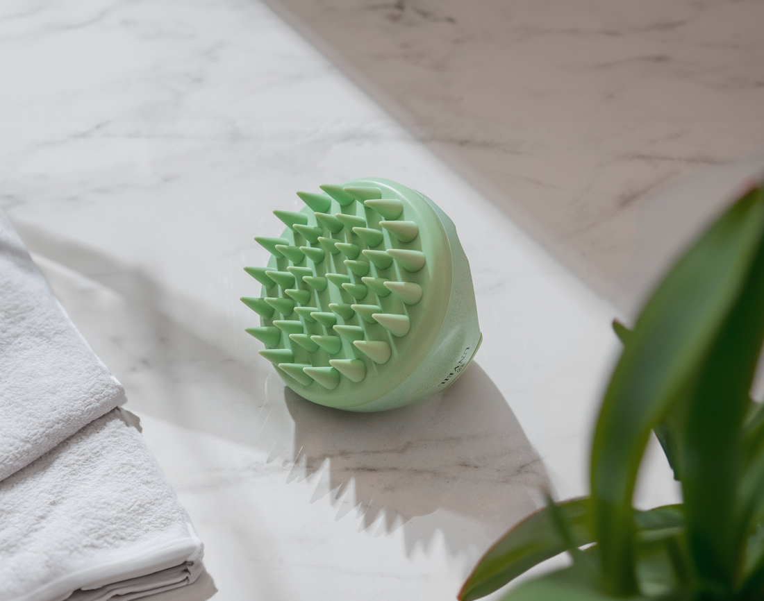 No.0 Unveil Restorative Scalp-Stimulating Brush