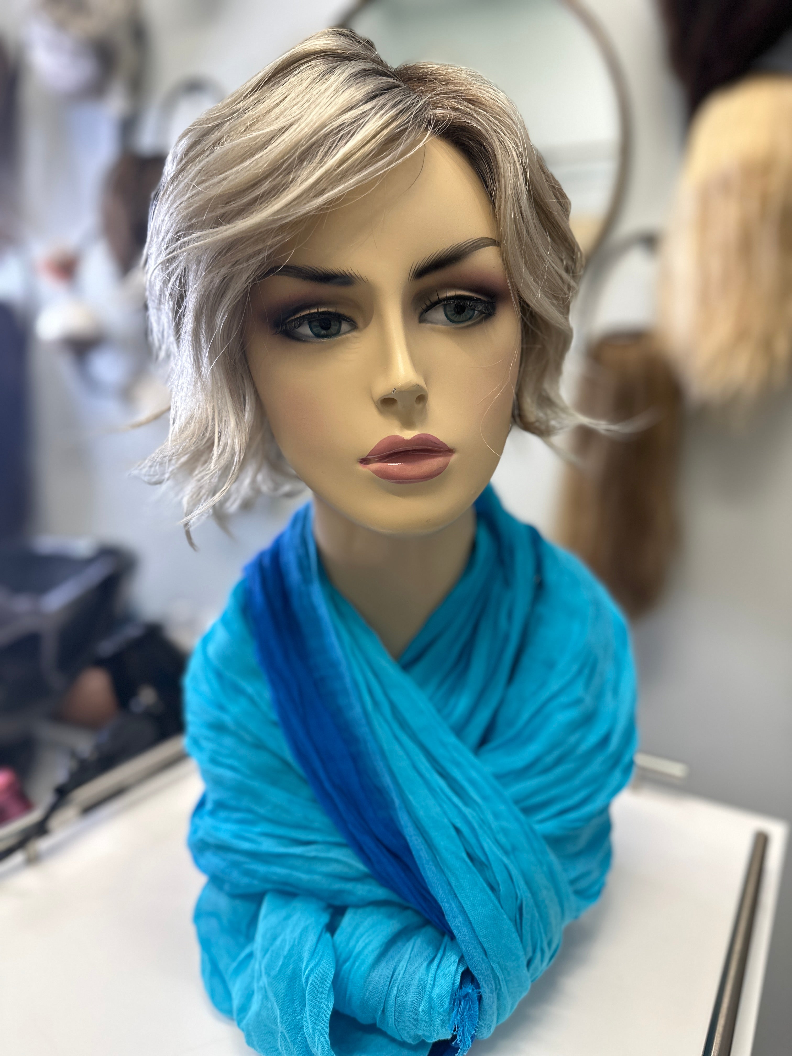 Naomi synthetic wig color 10/613gr