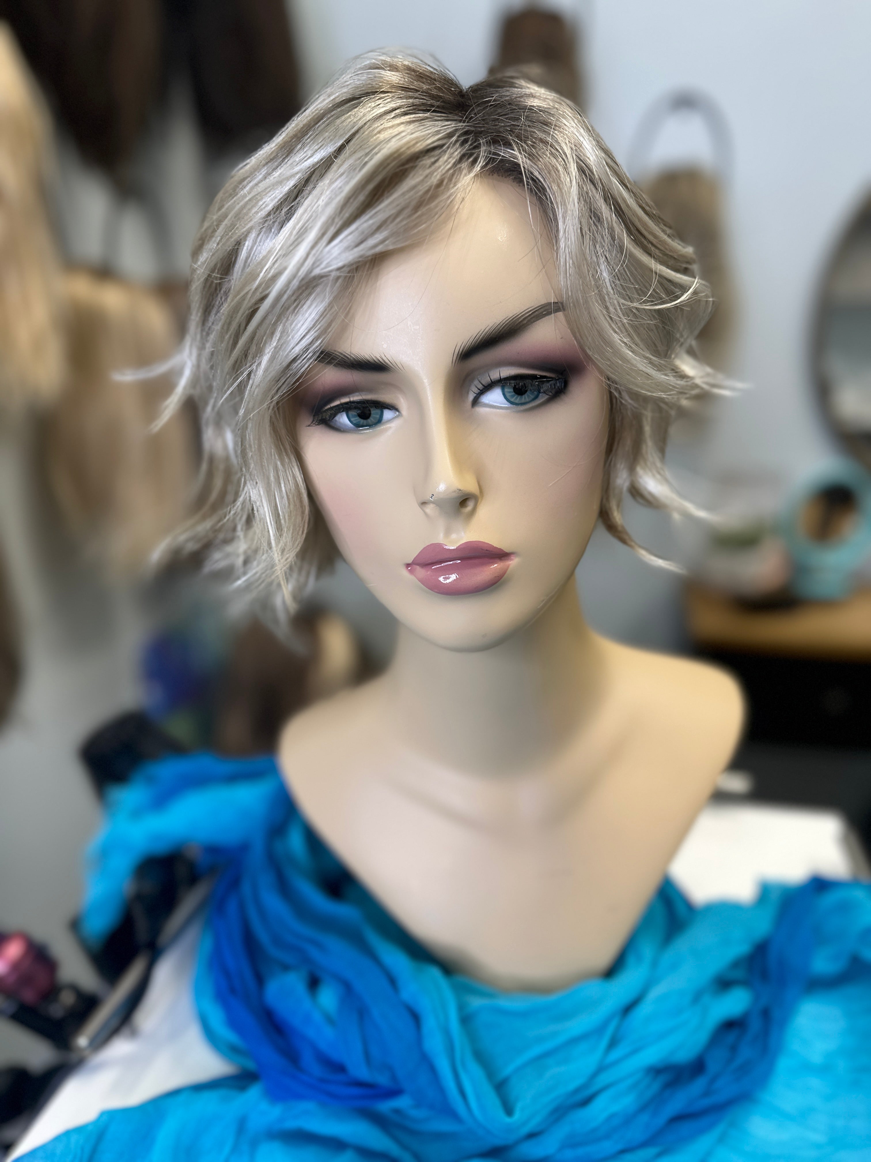 Naomi synthetic wig color 10/613gr