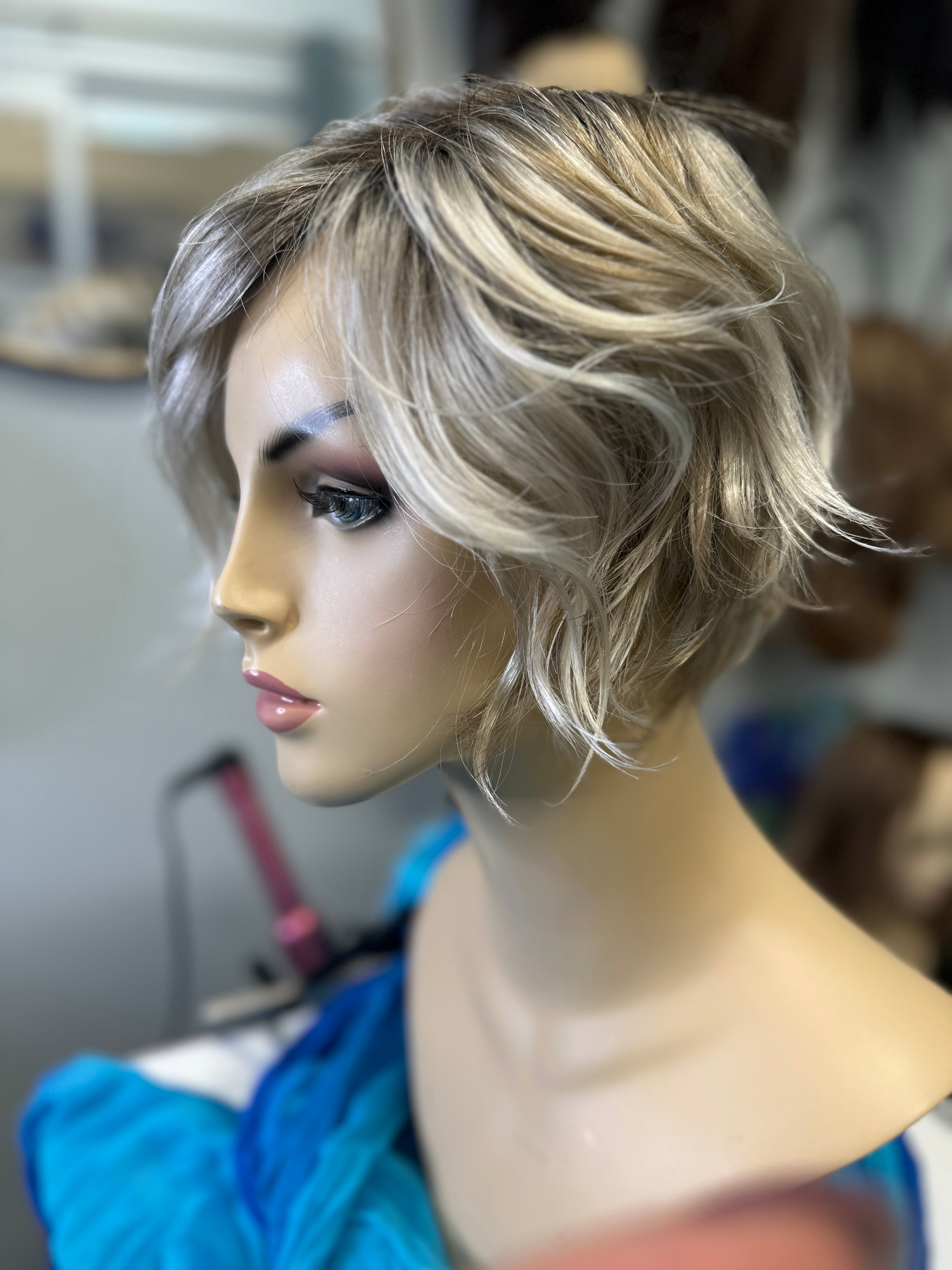 Naomi synthetic wig color 10/613gr